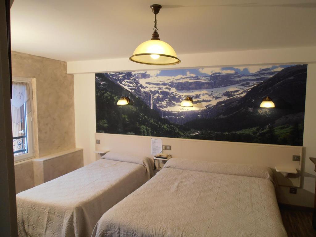 Hôtel Panoramic et des Bains Luz-Saint-Sauveur Chambre photo